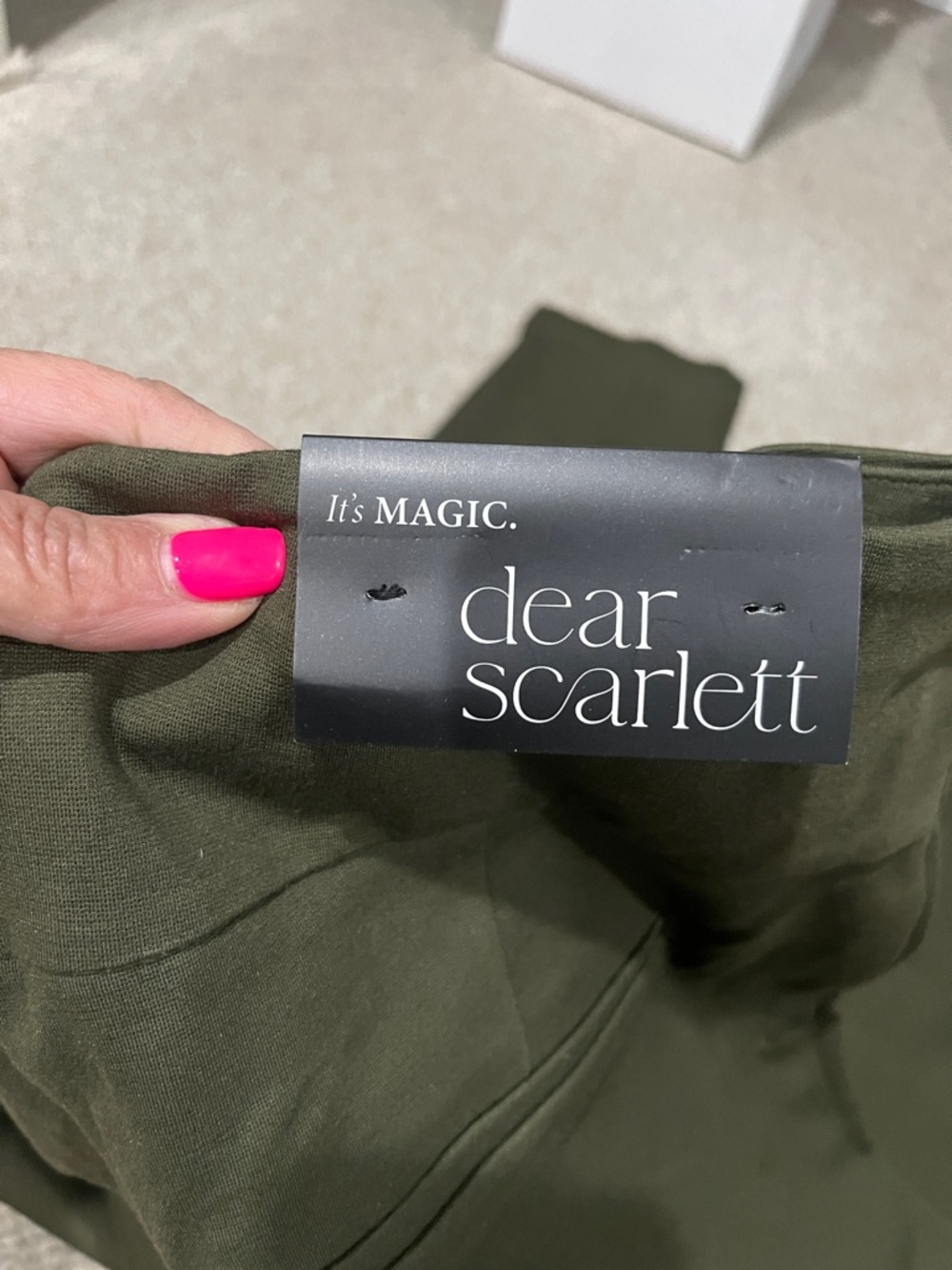 Dear Scarlett Stretch Ankle Pants in Olive Green - Picture 6 of 9